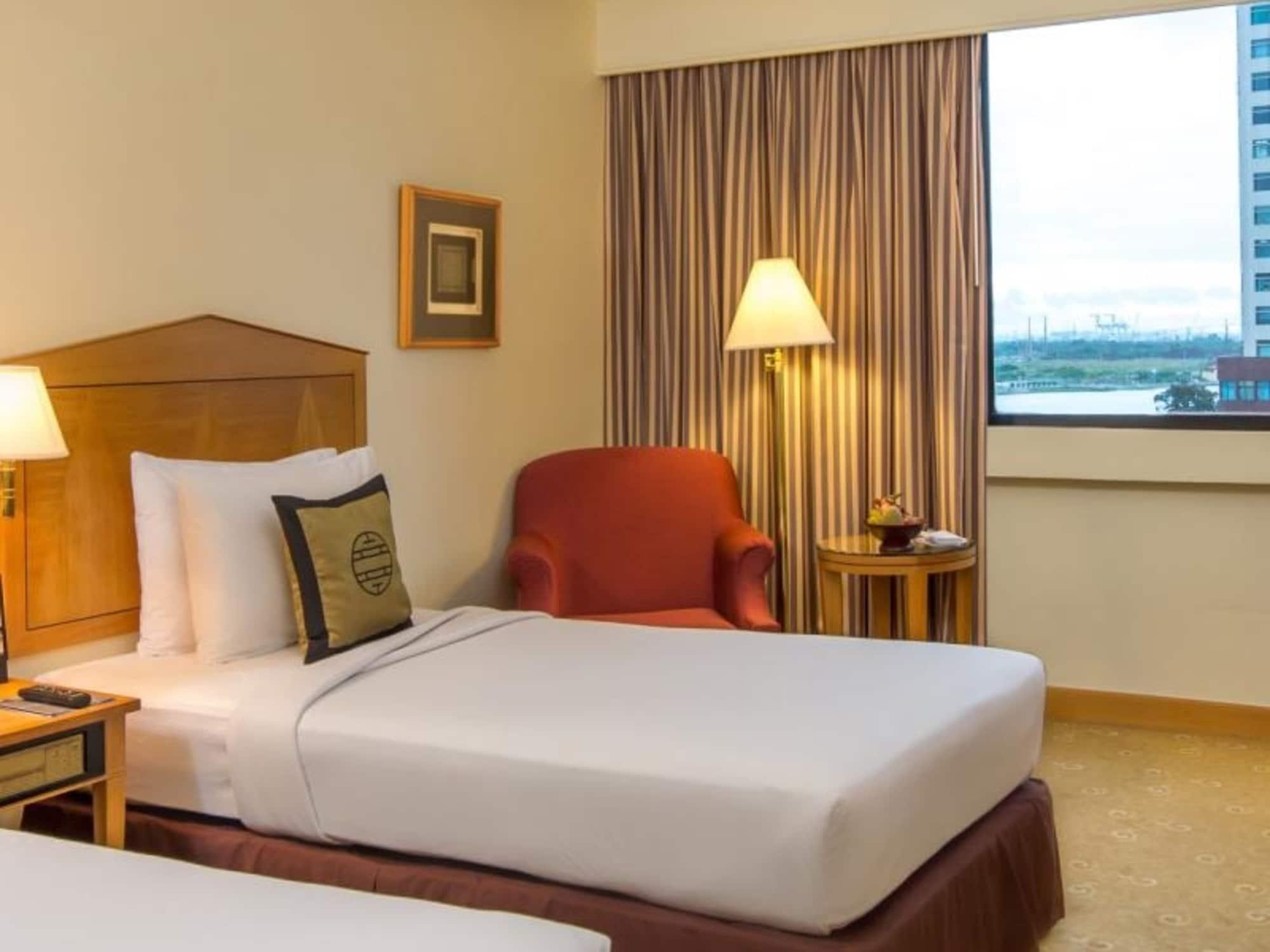 Saigon Prince Hotel Хошимин Екстериор снимка