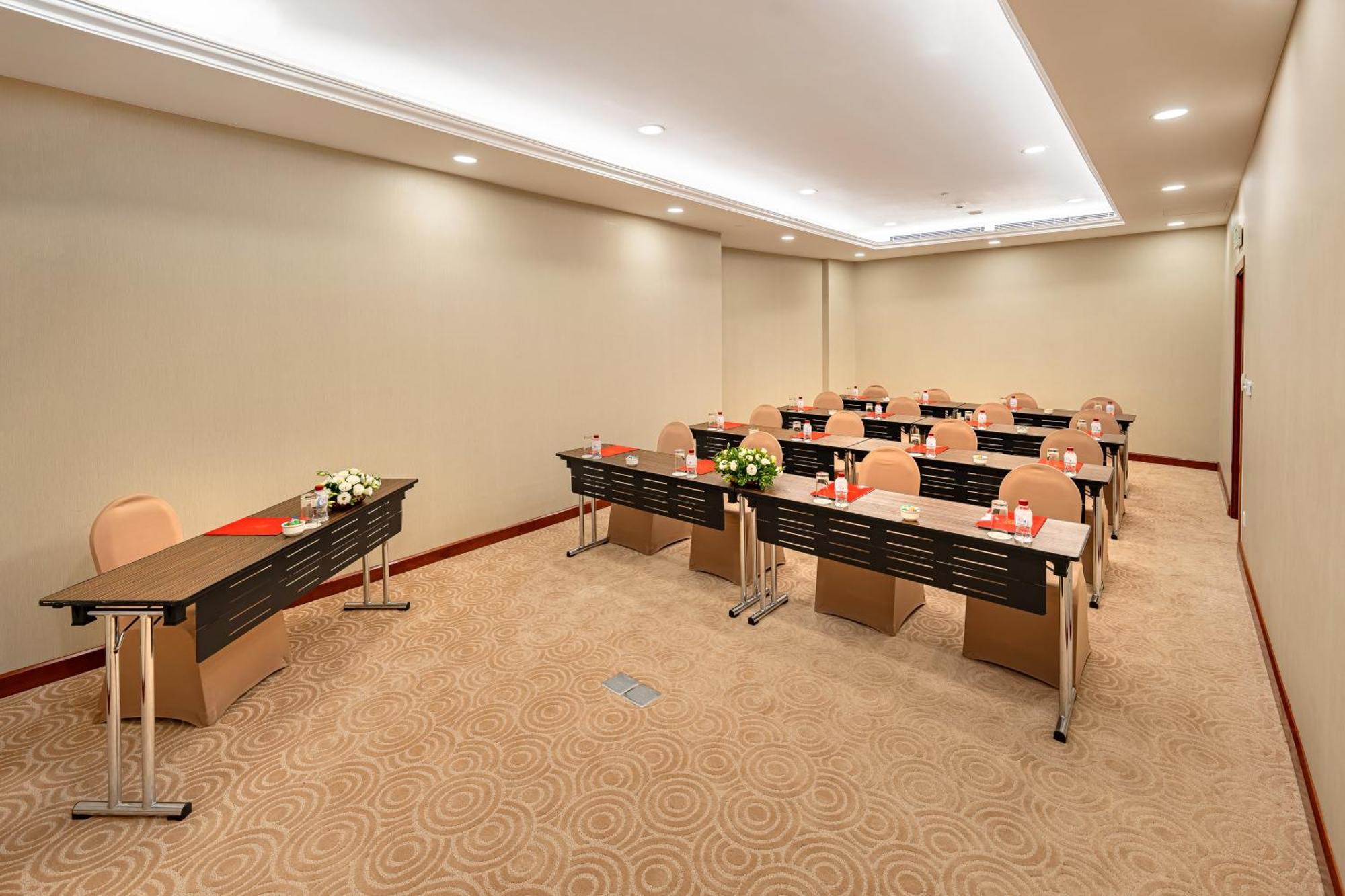 Saigon Prince Hotel Хошимин Екстериор снимка
