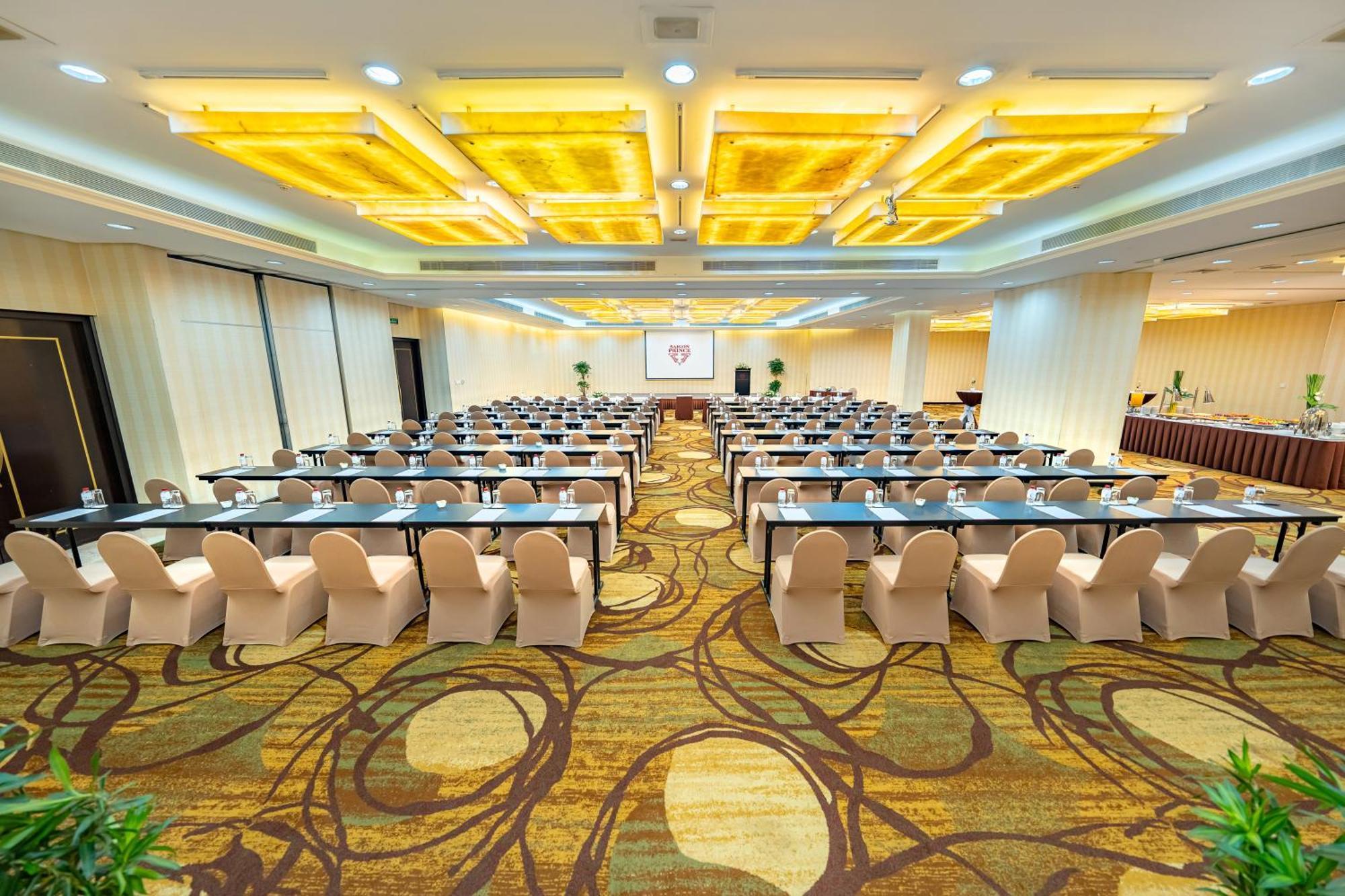 Saigon Prince Hotel Хошимин Екстериор снимка