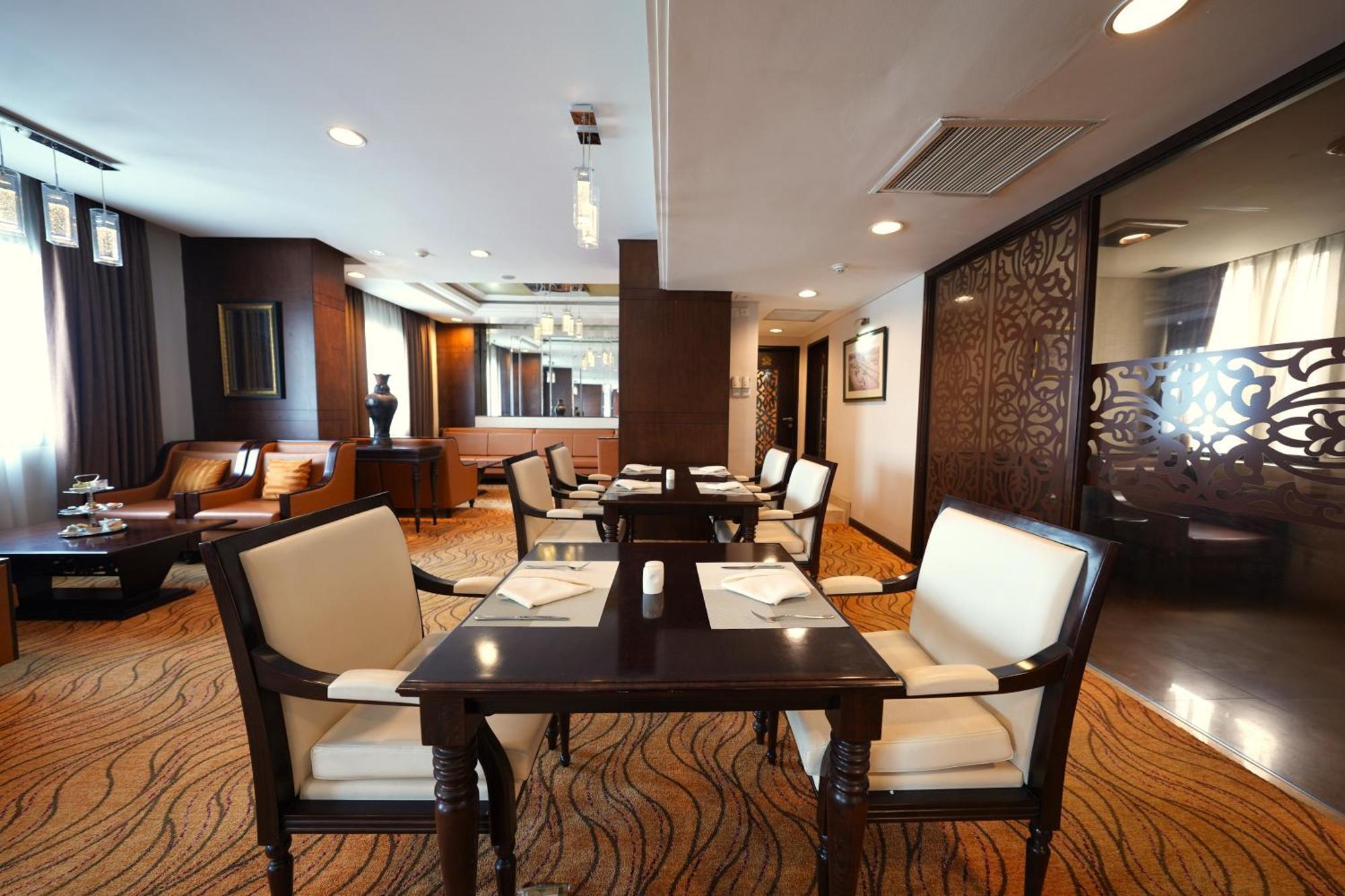 Saigon Prince Hotel Хошимин Екстериор снимка