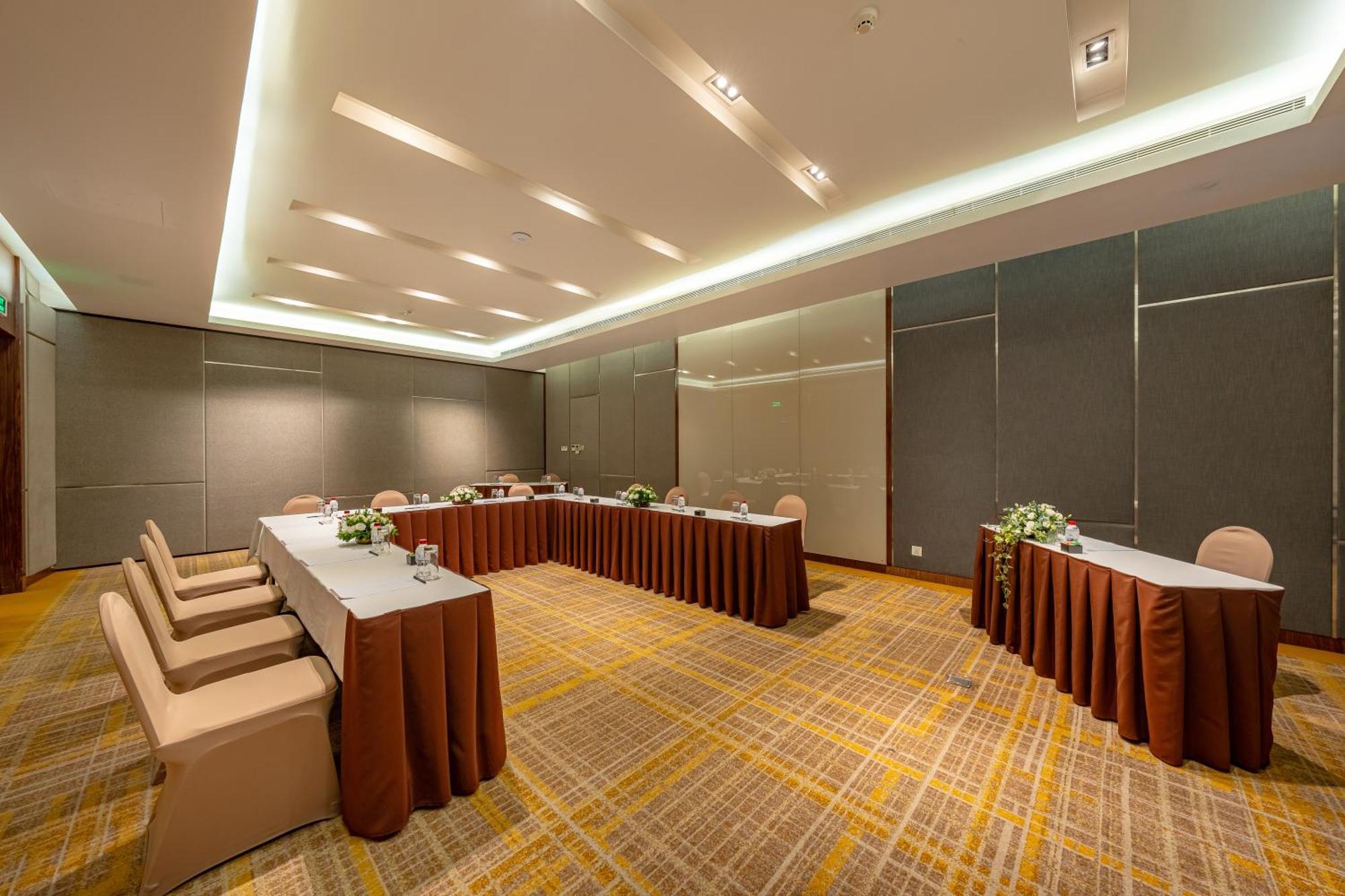 Saigon Prince Hotel Хошимин Екстериор снимка