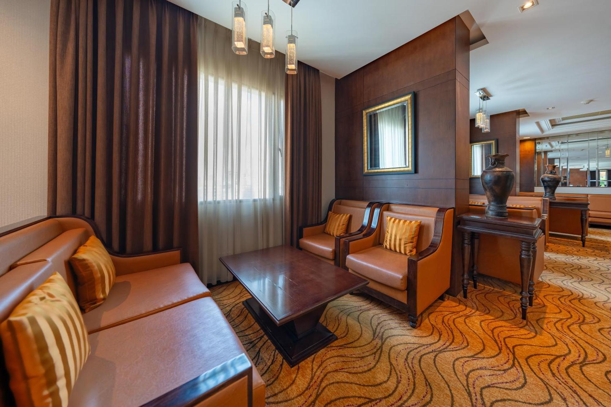 Saigon Prince Hotel Хошимин Екстериор снимка