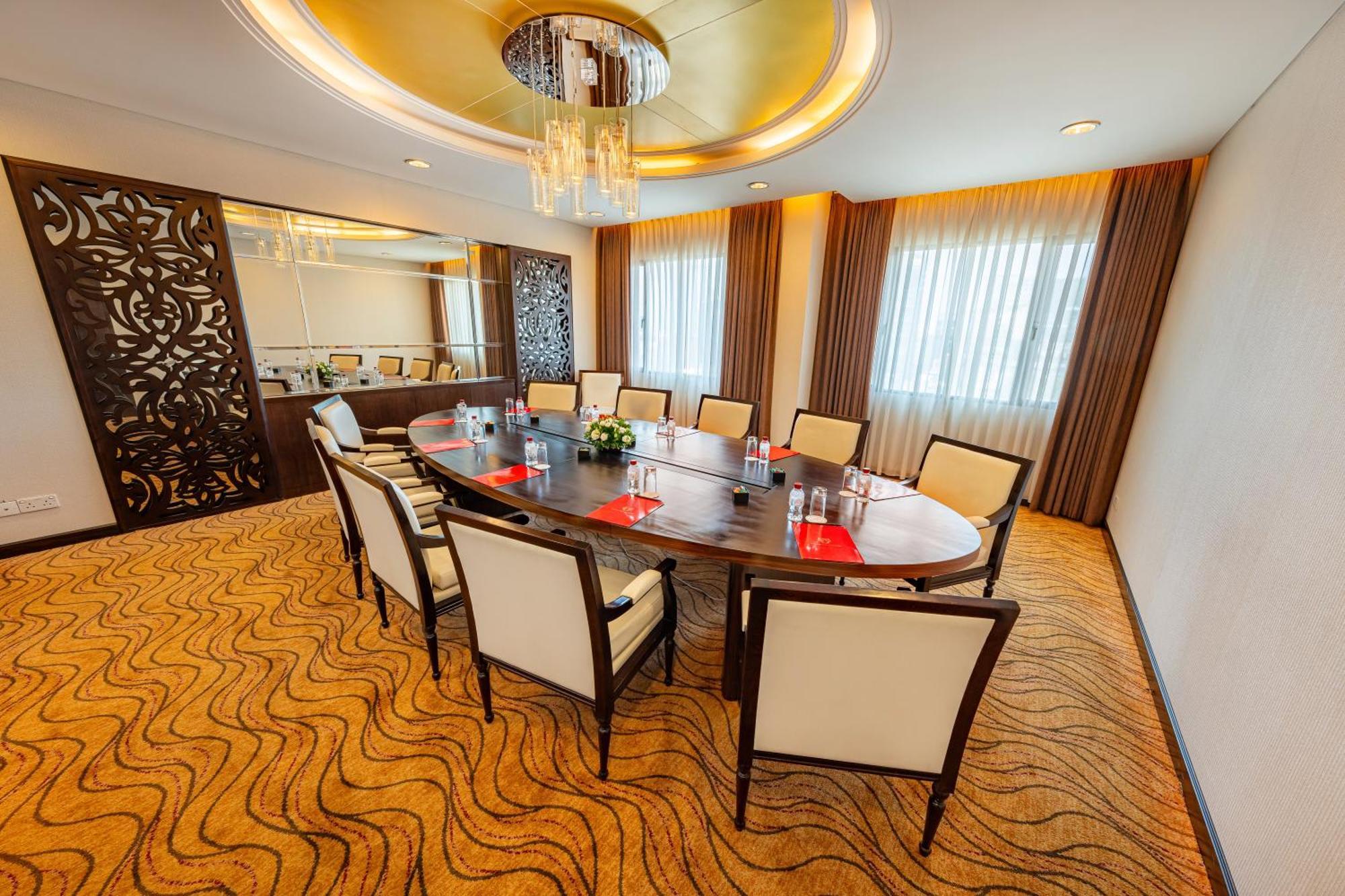 Saigon Prince Hotel Хошимин Екстериор снимка